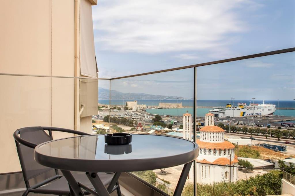 Minimal Loft Art With Sea View Over Heraklion Harbour Eksteriør billede