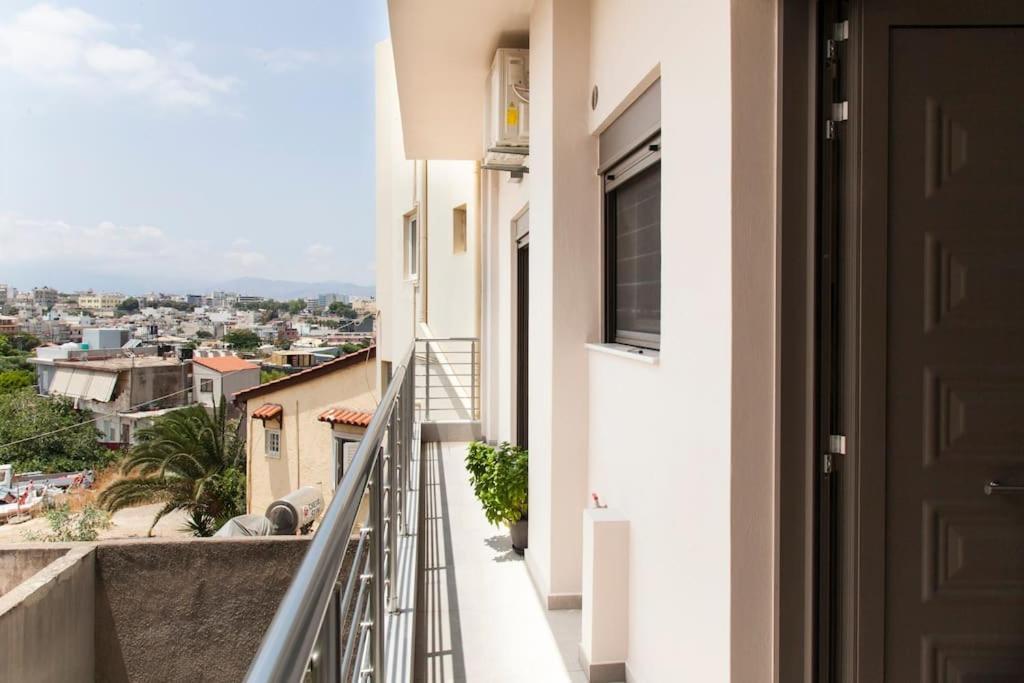 Minimal Loft Art With Sea View Over Heraklion Harbour Eksteriør billede